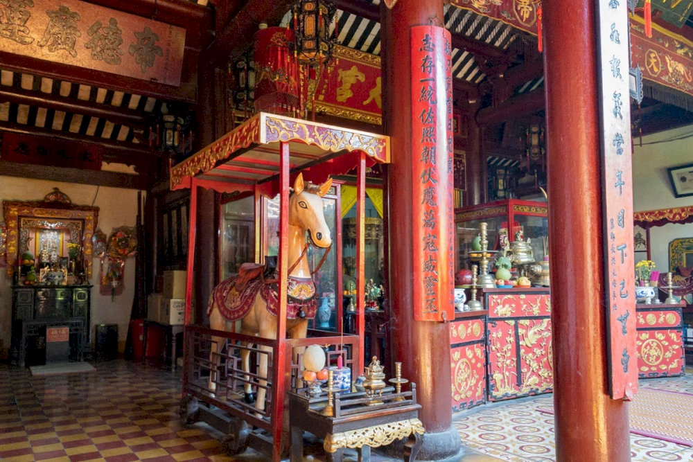 The interior of the temple is built in the traditional architectural style of southern Vietnam